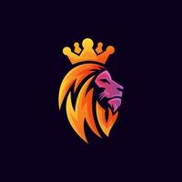 modello di logo della corona del leone reale. elegante simbolo dello stemma del leone d'oro. design dell'identità del marchio premium king vettore