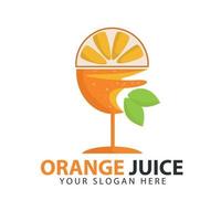 logo di succo di frutta. logo di bevanda fresca, logo di succo d'arancia vettore