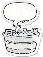 cartone animato vecchio bagno di latta pieno di acqua e fumetto adesivo angosciato vettore