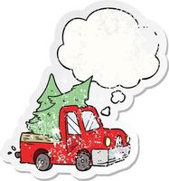 camioncino dei cartoni animati che trasporta alberi e bolle di pensiero come un adesivo consumato in difficoltà vettore