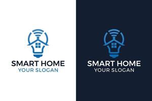 logo della tecnologia per la casa intelligente, casa con design del logo della tecnologia della lampadina vettore