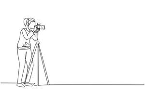 fotografo professionista di una singola linea di disegno con posa della fotocamera, scatti fotografici femminili, paparazzi, occupazione giornalistica, fotografia digitale. illustrazione vettoriale di disegno a linea continua