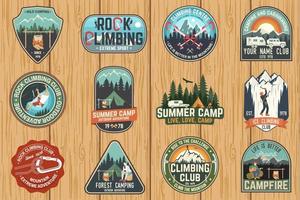 set di distintivi per club di arrampicata su roccia e campi estivi. vettore. vettore