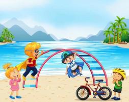 parco giochi sulla spiaggia con bambini felici vettore