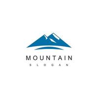 modello di progettazione del logo di montagna vettore