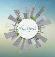 skyline di new york con edifici grigi, cielo blu e spazio per la copia. vettore