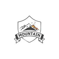 logo icona di montagna vettore