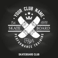 segno di skateboard club sulla lavagna. illustrazione vettoriale. vettore